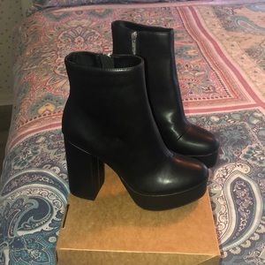 Monki zip chunky platform boots